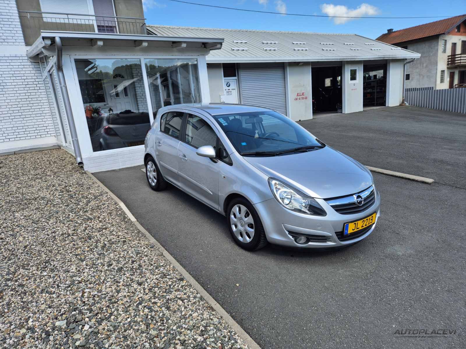 Opel Corsa 1.4i 2010